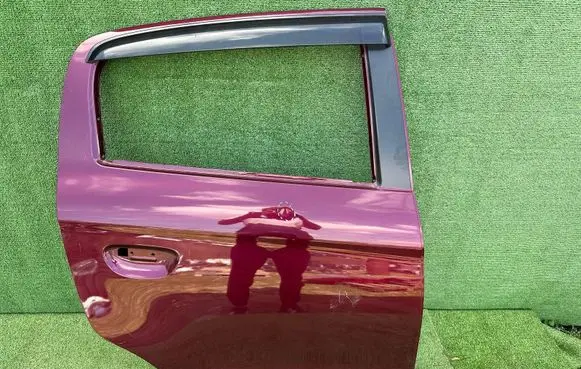 Mitsubishi Space Star Rear door