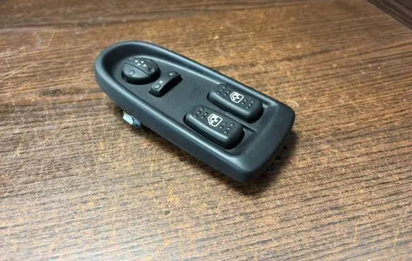 Iveco Daily 4th gen Electric window control switch 5801304491