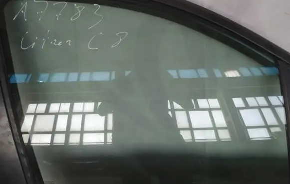 Citroen C8 Front door window glass four-door