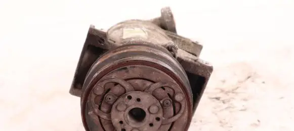 Volvo V50 Air conditioning (A/C) compressor (pump) 30767273