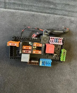 Mercedes-Benz E W213 Fuse module A2139068801 58HL16F06 16333