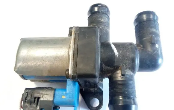 Renault Captur II Coolant heater control valve 212301538R NE70015