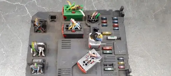 Citroen C3 Fuse box set 9649811580