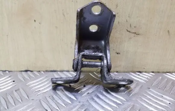 Mazda 3 I Rear door lower hinge
