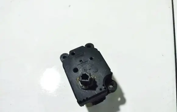 Ford Focus C-MAX Air flap motor/actuator 3M5H19E616 3M5H19E616AB