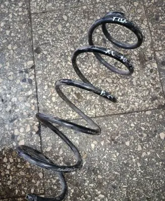 Volvo XC70 Front coil spring 
