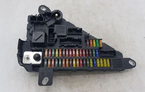 BMW 5 E60 E61 Fuse module 690661901