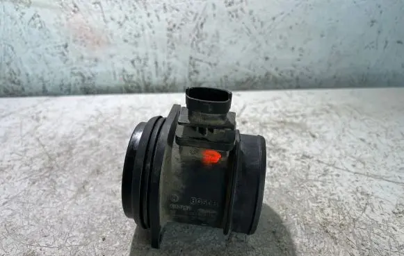 Volvo V70 Mass air flow meter 0281002730 30677999 5261516