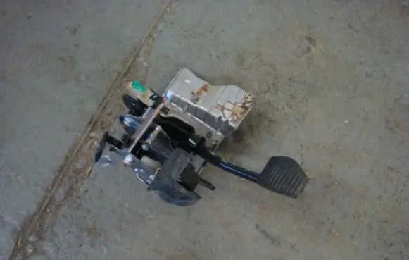 Clutch pedal