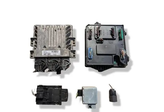 Renault Megane III Engine ECU kit and lock set S180067109A 237100777R