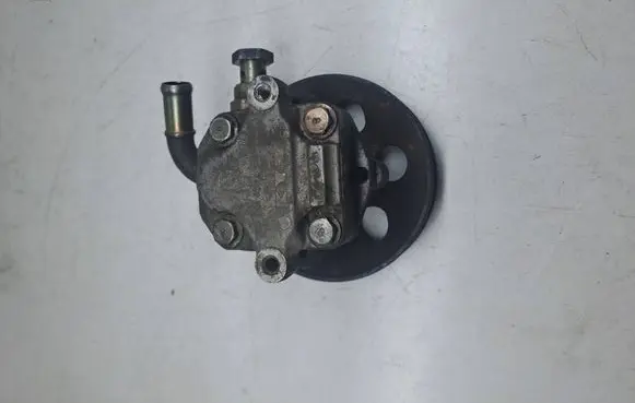 Volkswagen PASSAT B5.5 Power steering pump 058145255B 4601