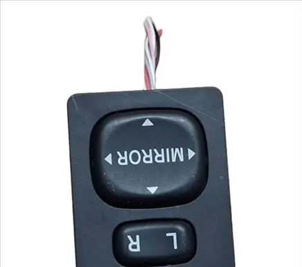 Wing mirror switch