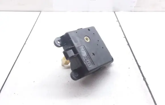 Nissan Almera Tino Air flap motor/actuator 3C27030840