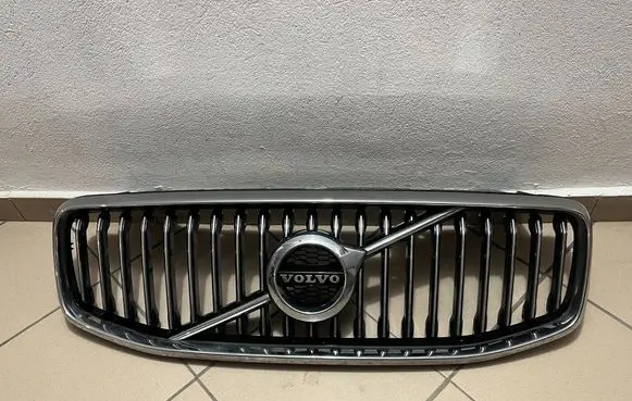 Volvo XC60 Front bumper upper radiator grill 31425535