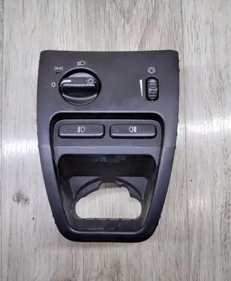 Volvo XC90 Light switch 8685450