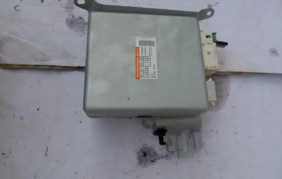 Toyota Avensis T270 Other control units/modules 8965005111