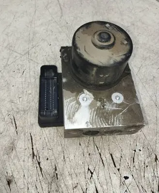 Volvo S60 ABS Pump P08619974 10020403584