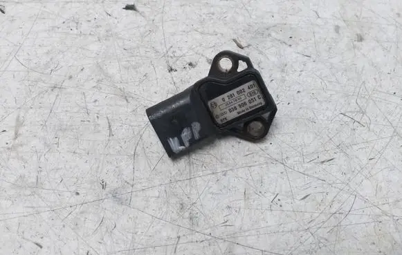 Volkswagen Touareg I Air pressure sensor 038906051C 0281002401