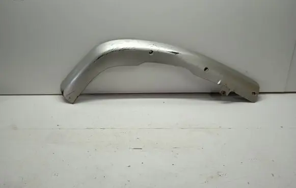 Front bumper lip