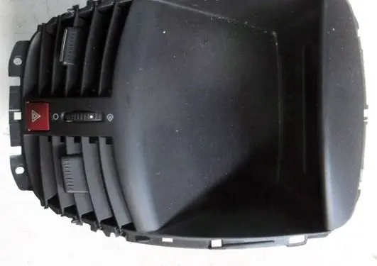 Peugeot 207 Dash center air vent grill 9650068177