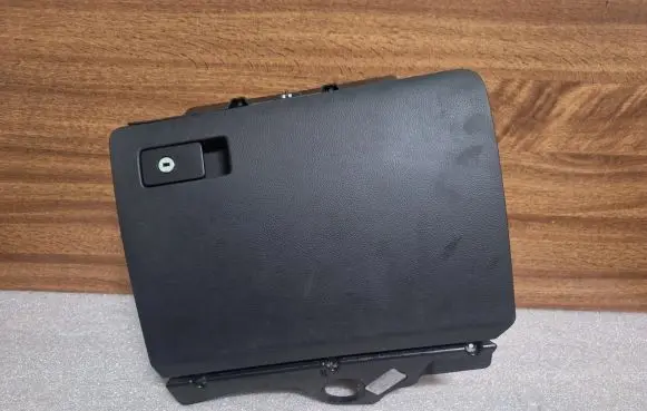 Volkswagen PASSAT B6 Glove box 3C1857114