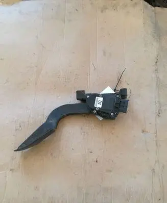 KIA Cerato Accelerator throttle pedal 327002F200