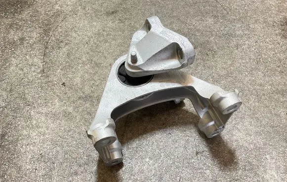 Volvo EX30 Engine mount bracket 80001475