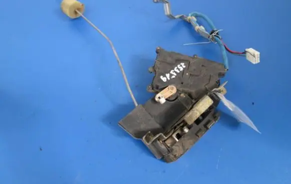 Mazda 323 Rear door lock