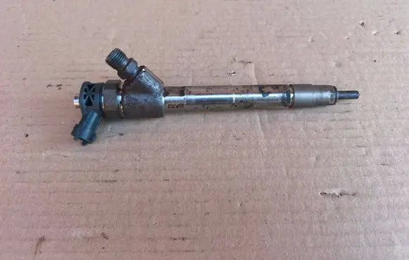Ford Focus Fuel injector 9828959880 0445110955