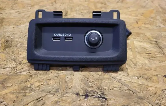 Audi A3 S3 8V USB socket connector 5Q0035726L