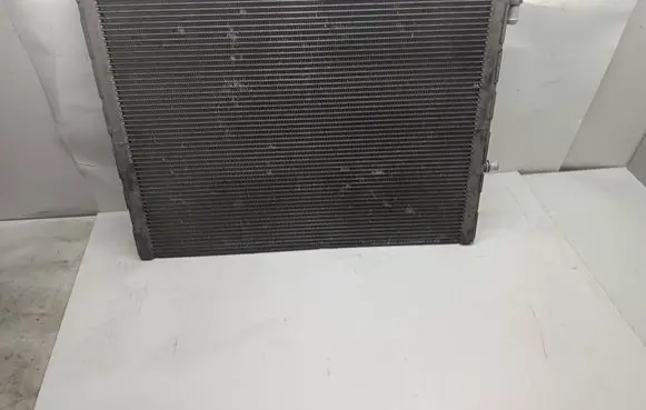 BMW X5M E70 Coolant radiator P5666009 7576273