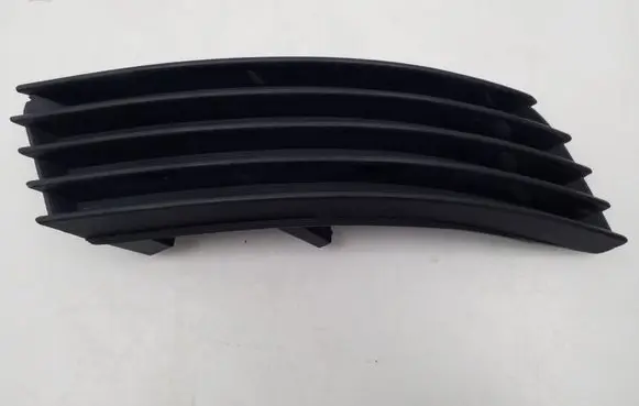 Mitsubishi Galant Front bumper lower grill MR520739