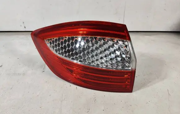 Ford Mondeo MK IV Rear/tail lights 77R00 S5102 11380