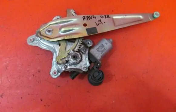 Toyota RAV 4 (XA20) Front door electric window regulator 8571042070