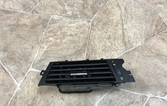 BMW 3 E92 E93 Dashboard air vent grill cover trim 9130466
