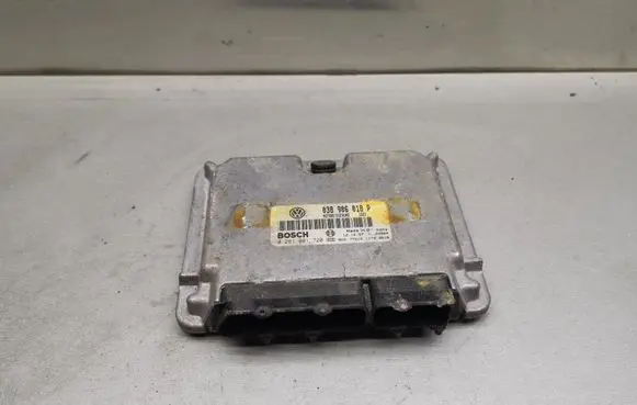 Volkswagen PASSAT B5 Engine control unit/module 038906018P 0281001720