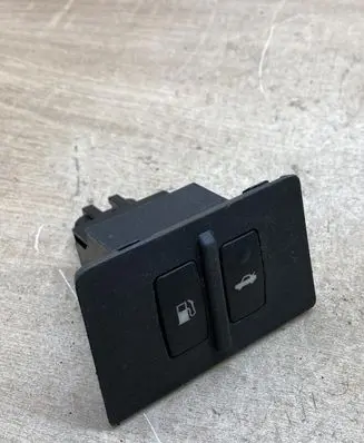 Lexus IS 220D-250-350 Fuel tank opening switch 15A990