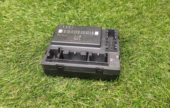 Audi Q7 4L Door control unit/module 4L0959792B 4L0910793B