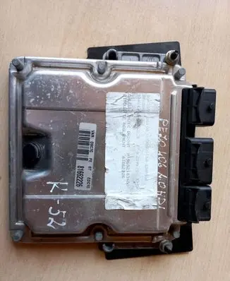 Peugeot 406 Engine control unit/module 0281011520