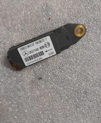 Mercedes-Benz E W211 SAM control unit 2208204426 a2208204426
