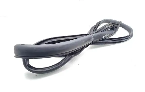 Maserati Ghibli Front door rubber seal 