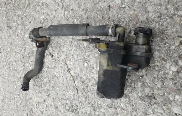 Mazda 3 I Power steering fluid tank/reservoir