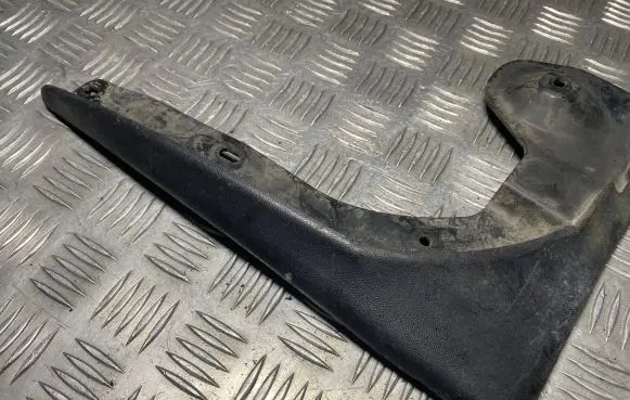 Skoda Octavia Mk2 (1Z) Front mudguard 1Z0821819