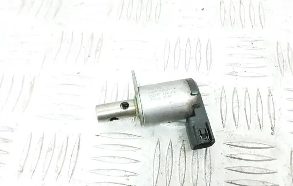 Volvo XC90 Camshaft vanos timing valve 6G9N6D255AF