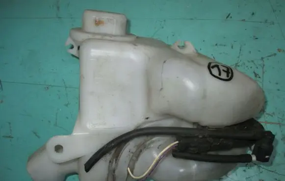 Citroen C3 Picasso Windshield washer fluid reservoir/tank