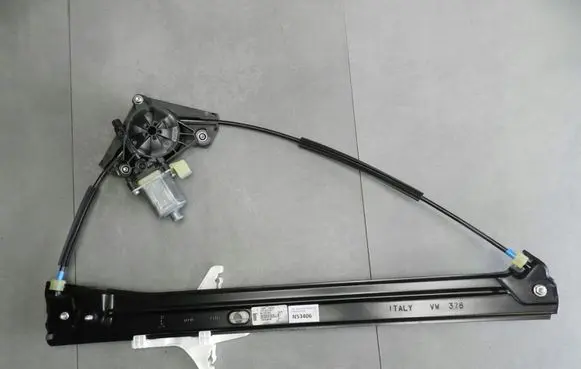 Volkswagen Touran III Rear door window regulator with motor 5TA839461