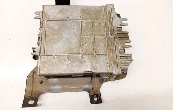 Seat Alhambra (Mk1) Engine control unit/module 98vw012e599db