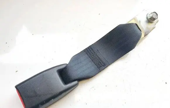 Chevrolet Captiva Middle seatbelt buckle (rear) 