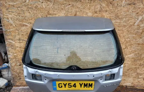 Subaru Legacy Tailgate/trunk/boot lid