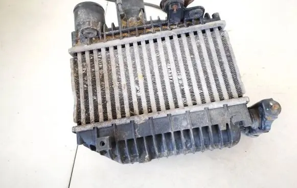 Toyota Avensis T250 Intercooler radiator 873067d 0g010